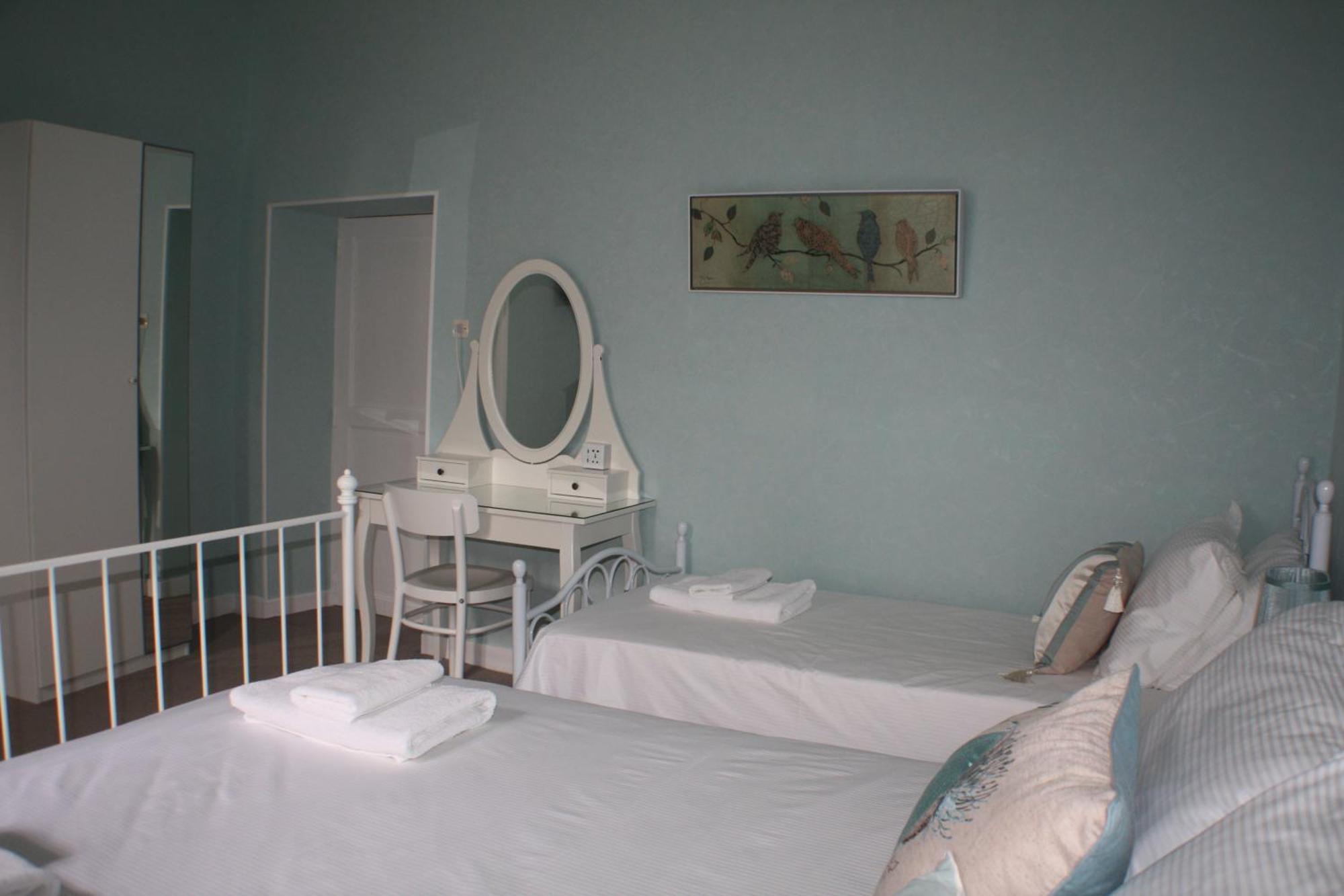 Maison De Mallast Montolieu Δωμάτιο φωτογραφία